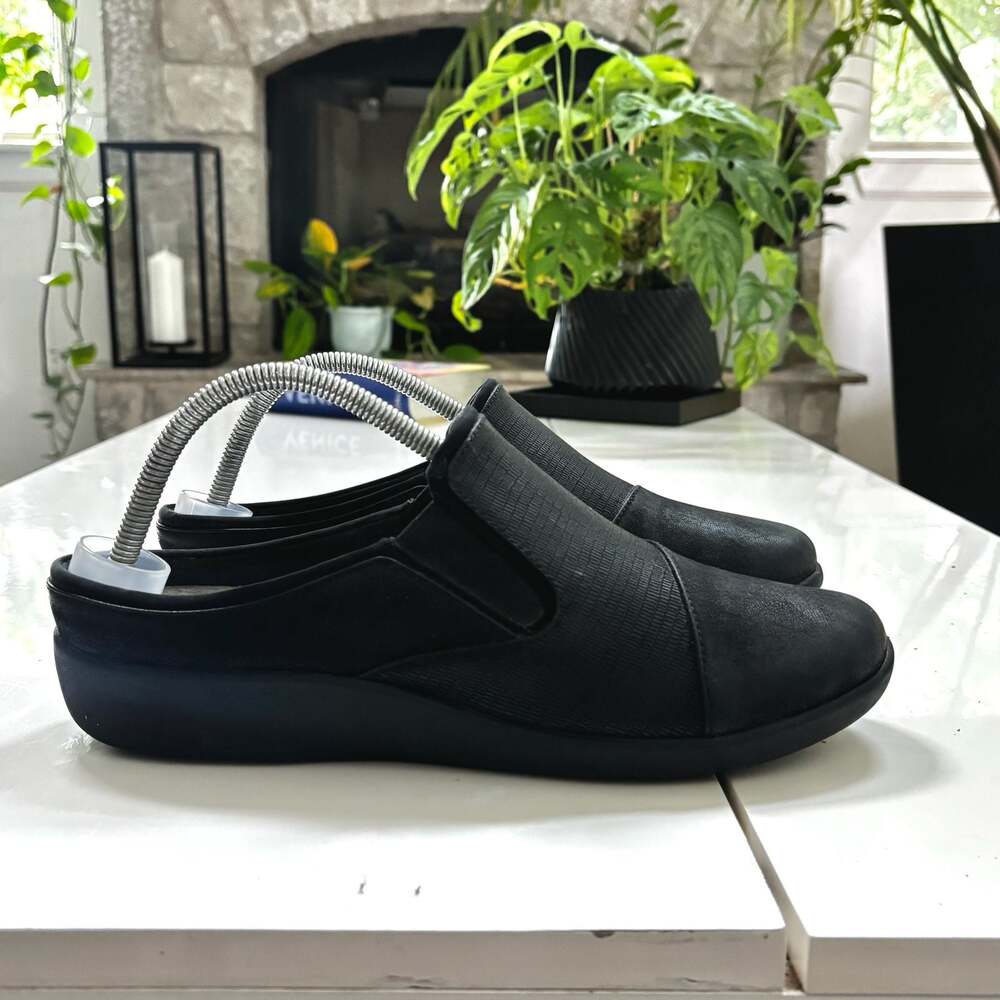 Clarks Cloudsteppers Sillian Free Women's Slip-On Mule Loafer Black Size 10M